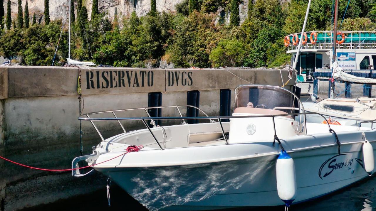 Dv Garda Suite カンピョーネ・デル・ガルダ エクステリア 写真