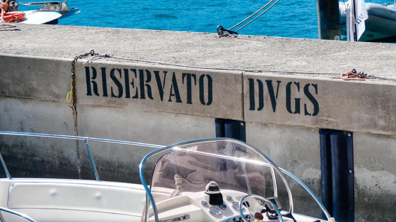 Dv Garda Suite カンピョーネ・デル・ガルダ エクステリア 写真